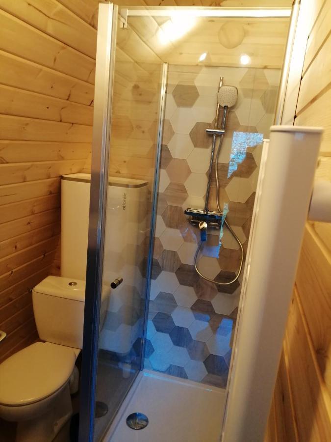 Le Domaine De Pivette Chambre Climatisee Et Insolite Avec Terrasse Privative Avranches Exterior photo