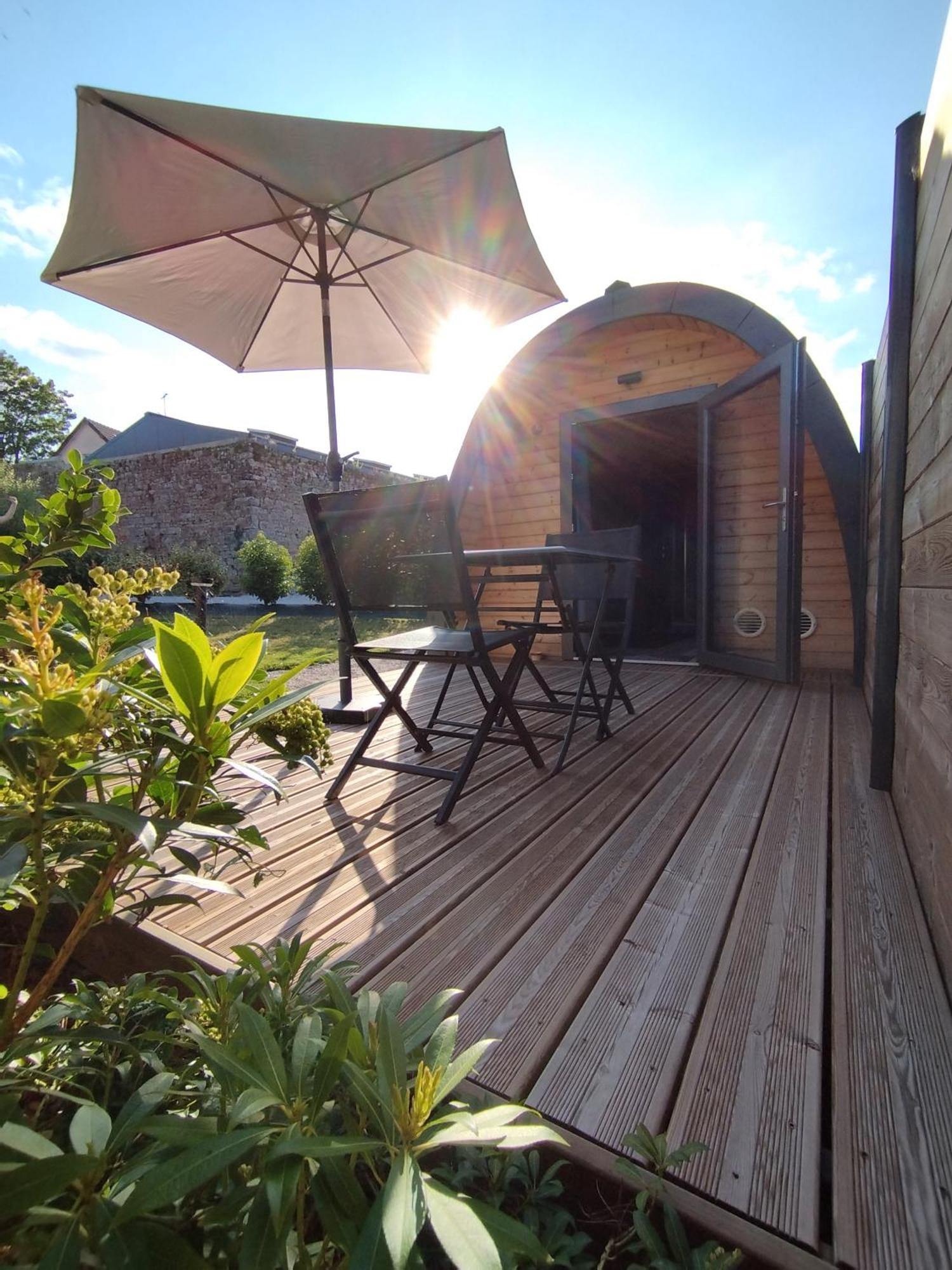 Le Domaine De Pivette Chambre Climatisee Et Insolite Avec Terrasse Privative Avranches Exterior photo